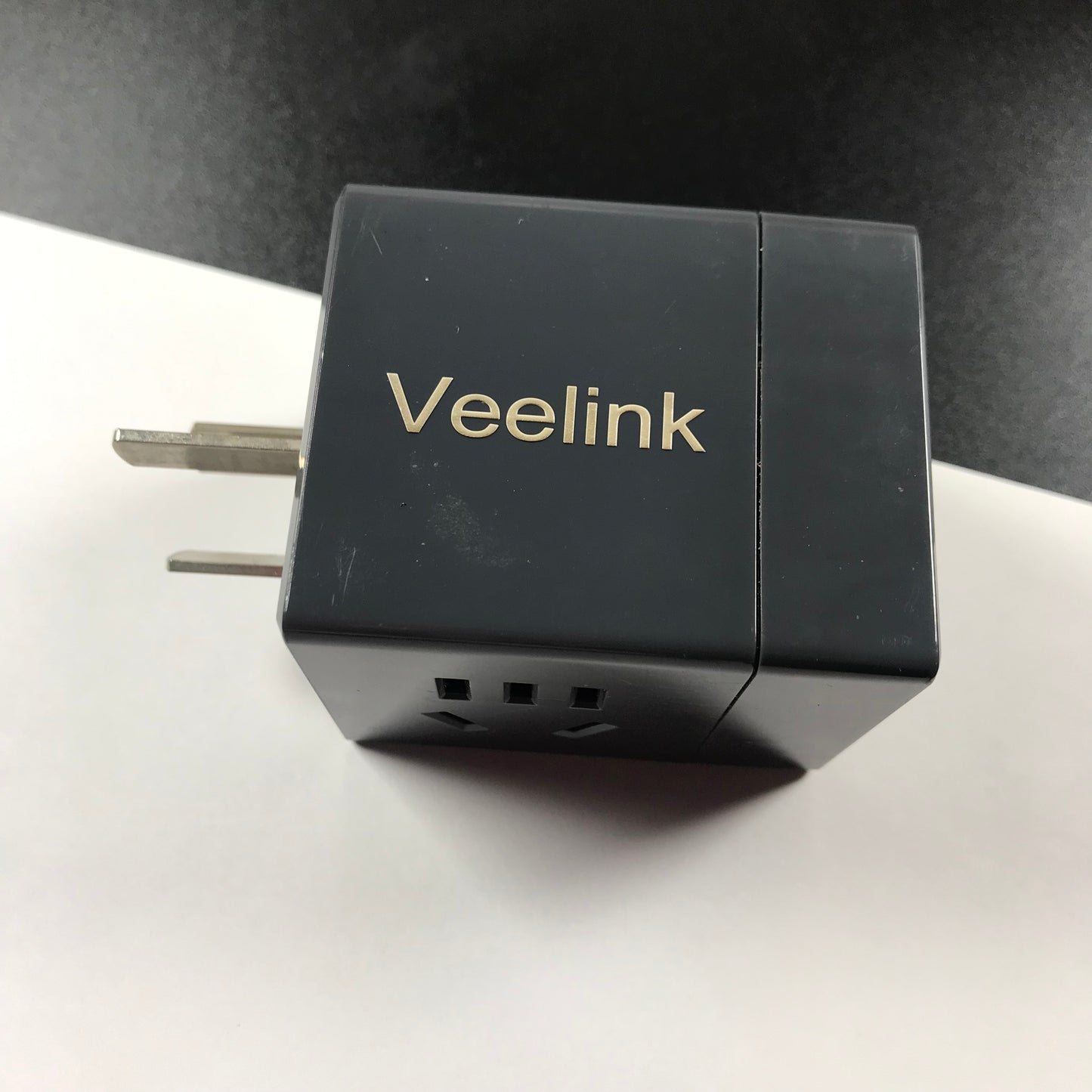 Veelink Electrical adapters, 3 Way Electrical Outlet Multi plug socket extender, Universal Travel Adapter