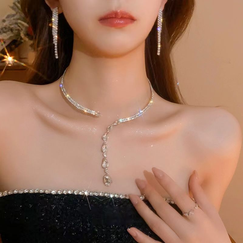 DEERBELL Charms for collar necklaces Light luxury goods, niche, high-end bride necklaces, women's necklaces, dress accessories