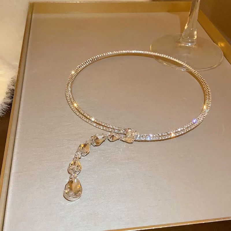 DEERBELL Charms for collar necklaces Light luxury goods, niche, high-end bride necklaces, women's necklaces, dress accessories
