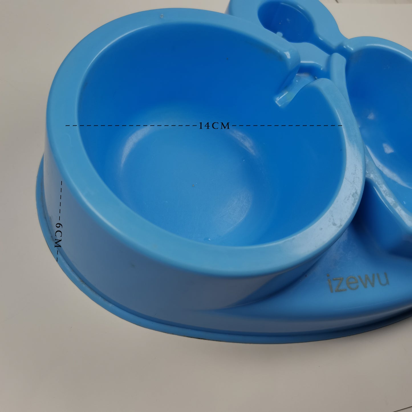 izewu Pet feeding and drinking bowls Plastic Cat Dog Food Water Bowl Set for Small Medium Size Dogs Cats Puppies