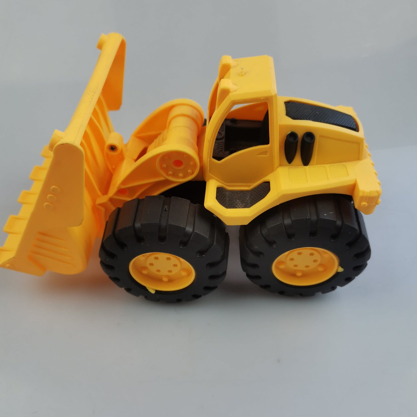 Construction Vehicles Toys Dump Truck,Bulldozer,Excavator Available Sturdy Kid Toy