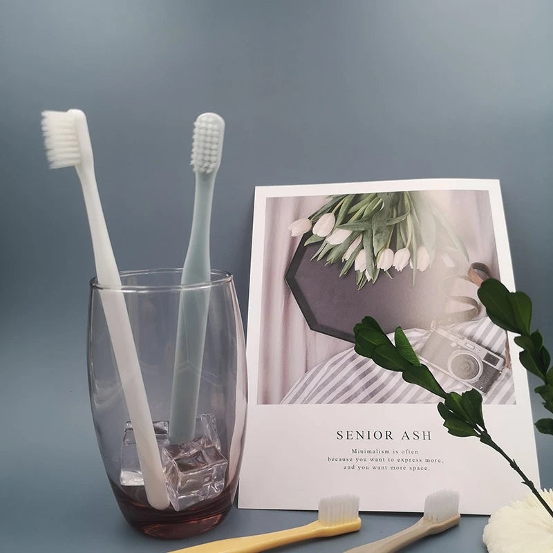 BRUSHOT Minimalist Toothbrush Medium Soft Hair Small Head Adult Male and Female Couples Family Pack Disposable Toothbrush Household Hospitality