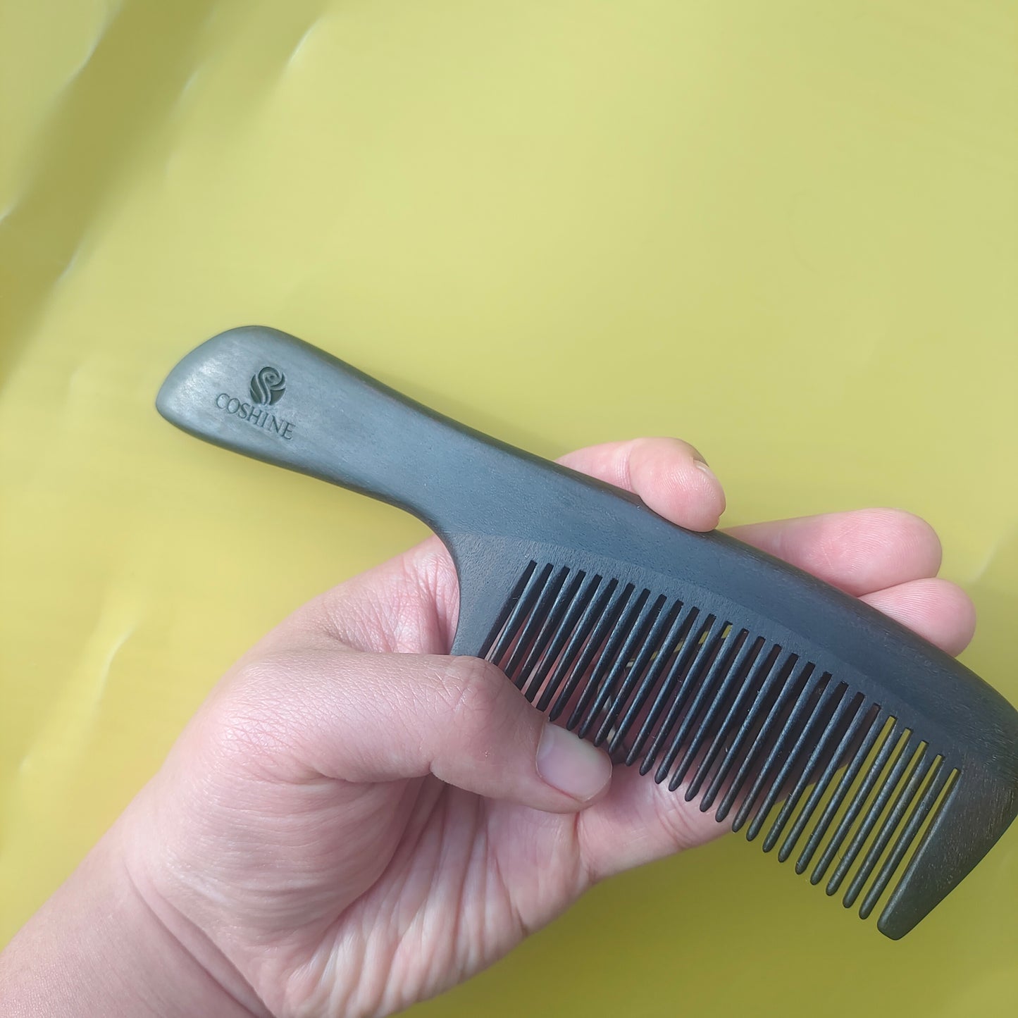 Hair combs, Anti-Static and detangling properties help reveal healthy, smooth hair.