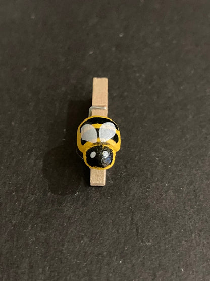 ePherum Wooden Bee Clothes Pegs Set of 6 Vintage Style Bee Pegs