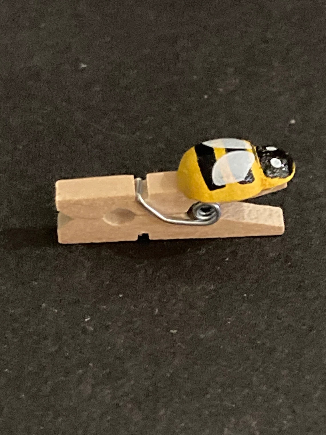ePherum Wooden Bee Clothes Pegs Set of 6 Vintage Style Bee Pegs
