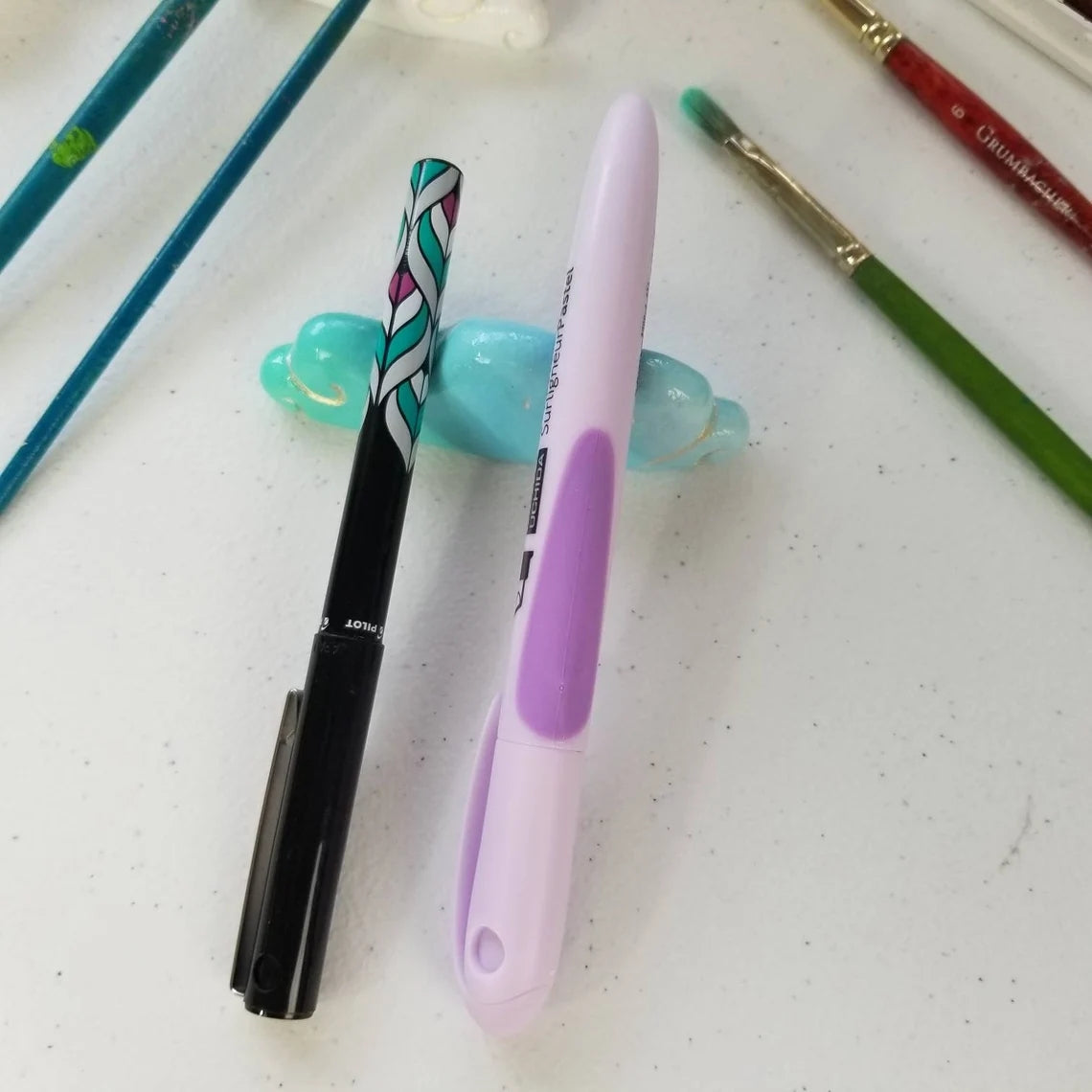 Dekedun Brush Holder Rest Cute Desk Accessories Office Supplies Decor, Miniature Whimsical Sculpture, Unique Pen Holder